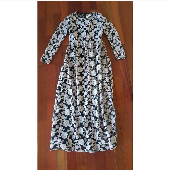 Embroidered maxi dress - Picture 2 of 6